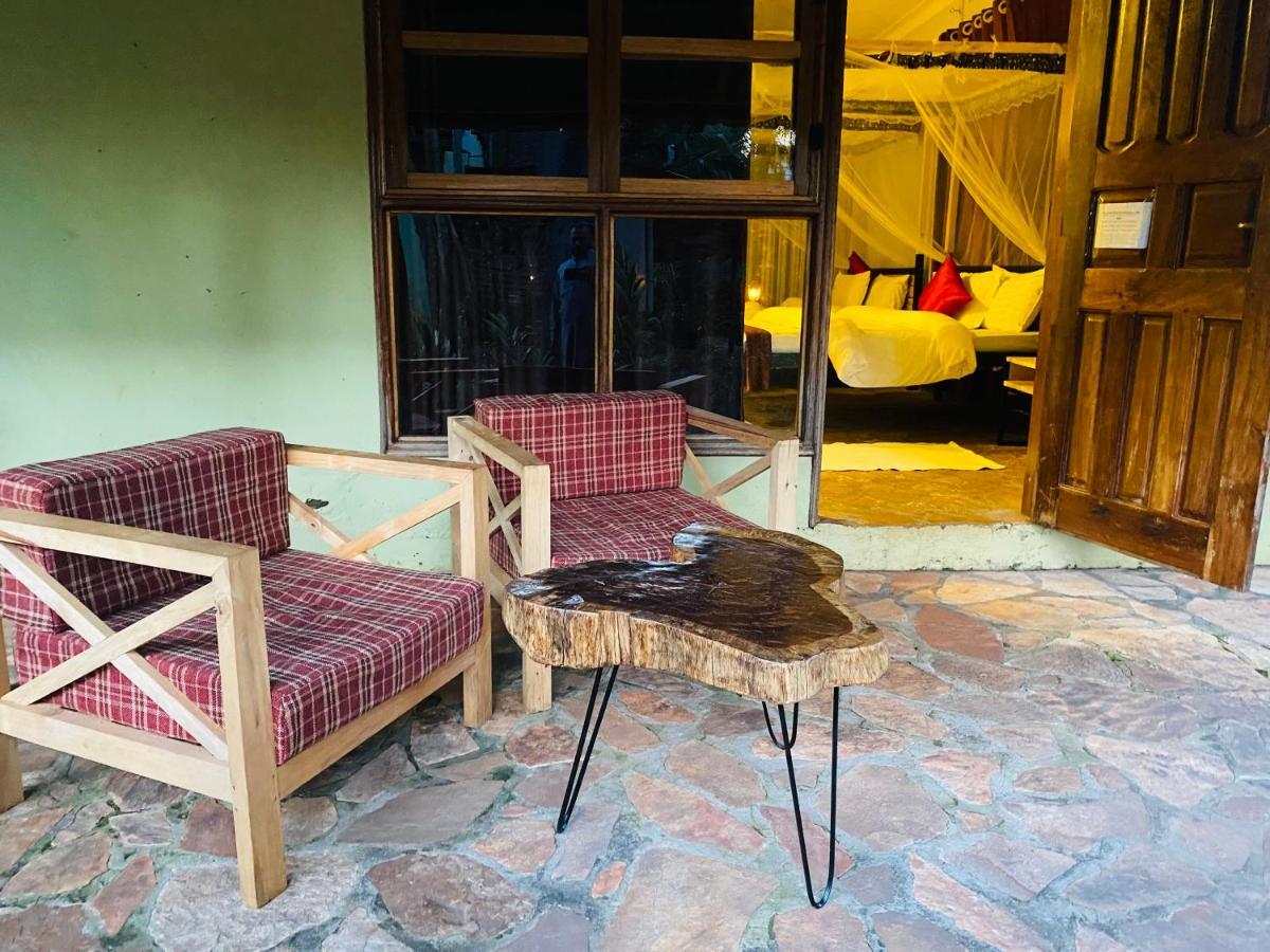 Afro Smile Hotel & Guest House - Jinja Exterior photo